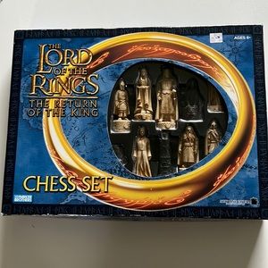 The Lord of the Rings; The Return of the King Chess Set
